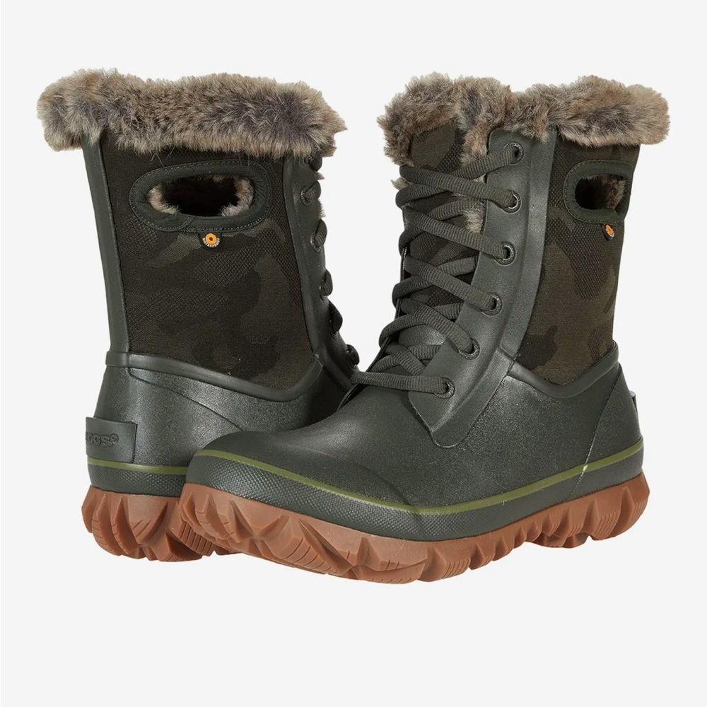 Bogs Arcata Tonal Camo Winter Boots women’s size 6